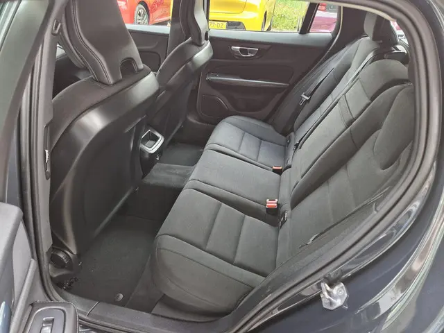 Volvo V60 2.0 T4 Momentum 2019 Benzine 15