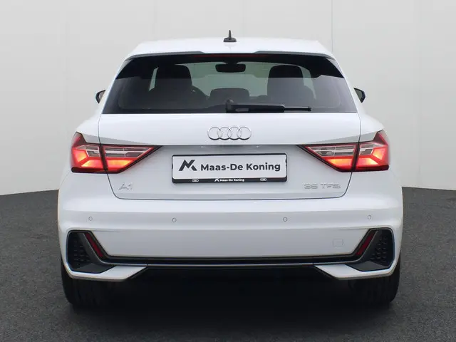 Audi A1 Sportback 35 TFSI/150PK S Line 2021 Benzine 32