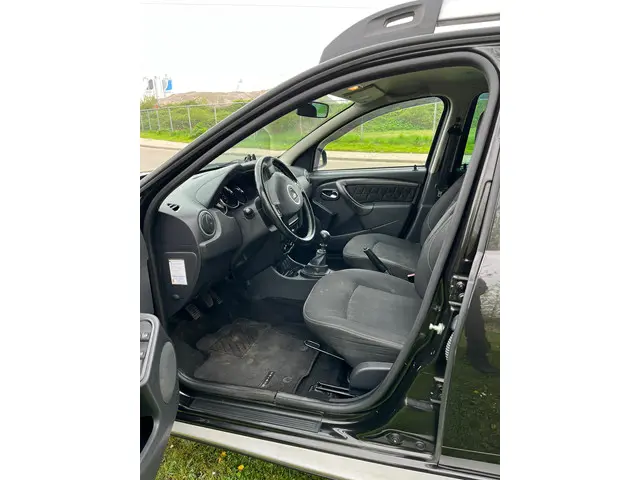 Dacia Duster 1.2 TCe 4x2 Lauréate 2014 Benzine 8