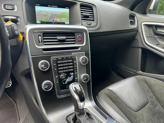 Volvo V60 1.6 T3 R-Design Trekhaak 2015 Benzine 15
