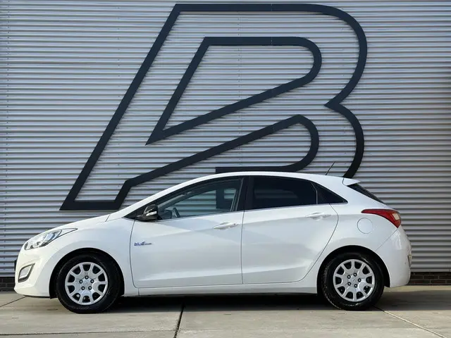 Hyundai i30 1.6 GDI Go! 2015 Benzine 4