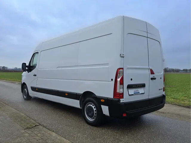 Renault Master T35 2.3 dCi 135 L3 H2 2022 Diesel 3