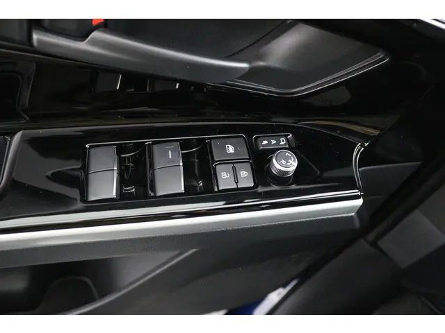 Toyota bZ4X Business Plus 71 kWh 2025 Elektrisch 28