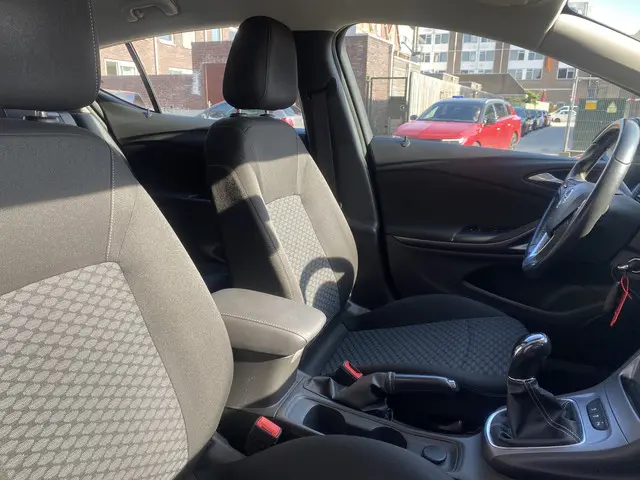 Opel Astra 1.4 Edition 2016 Benzine 9