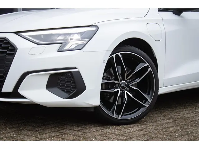 Audi A3 Sportback 40 TFSI e Edition 2021 Hybride Benzine 7