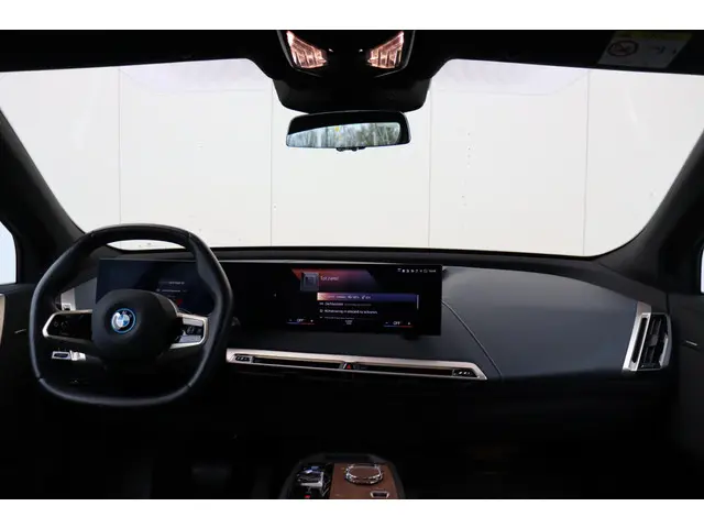 BMW iX M60 High Executive 112 kWh 2023 Elektrisch 18
