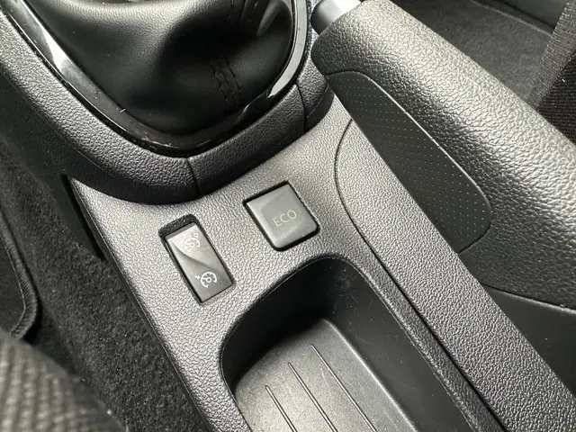 Renault Clio 0.9 TCe Limited | Trekhaak | Navi 2018 Benzine 23