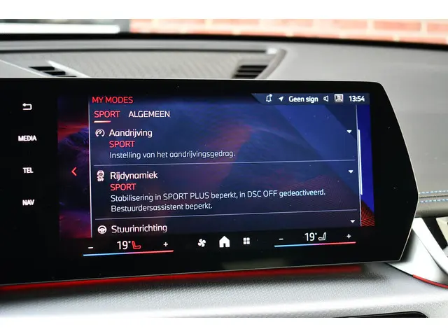 BMW X1 sDrive18i M-Sport 2025 Benzine 38