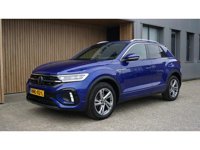 Volkswagen T-Roc 1.5 TSI 150pk DSG 2x R-Line 2022 Benzine 4