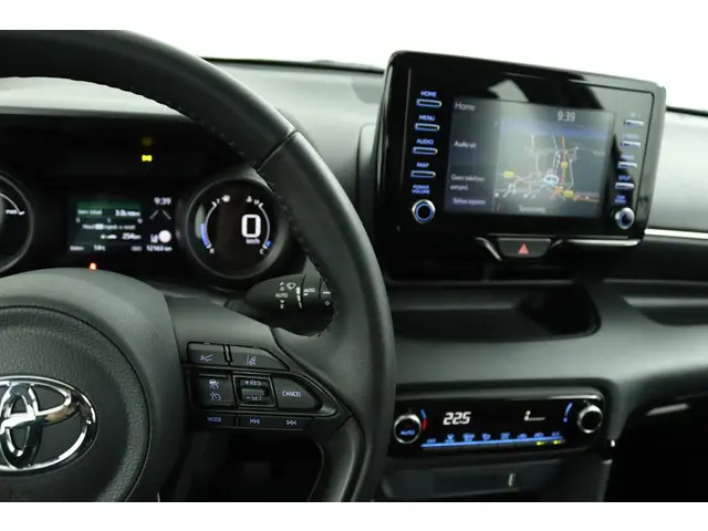 Toyota Yaris 1.5 Hybrid Dynamic 2023 Hybride Benzine 21