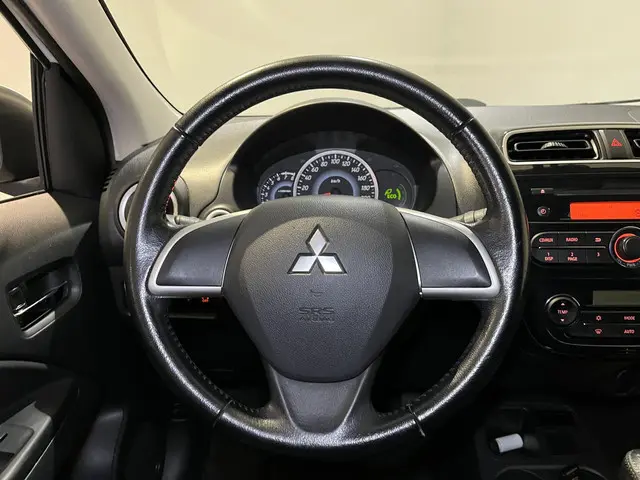 Mitsubishi Space Star 1.0 Intense 2015 Benzine 23