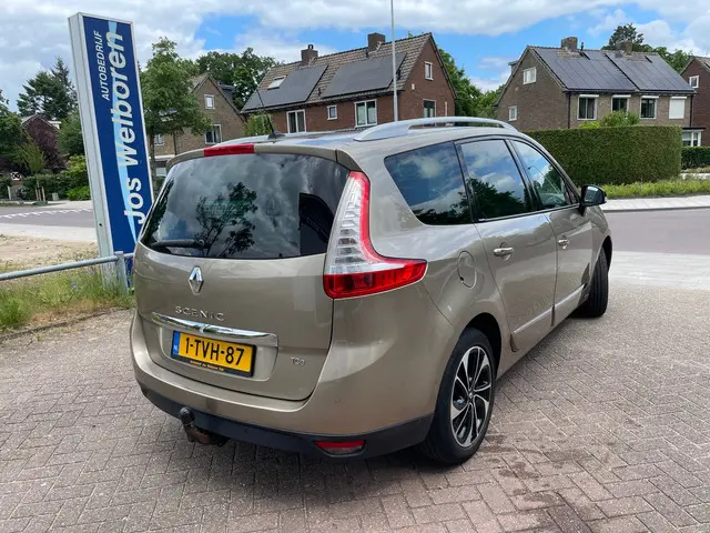 Renault Grand Scénic 1.2 TCe Bose 2014 Benzine 3