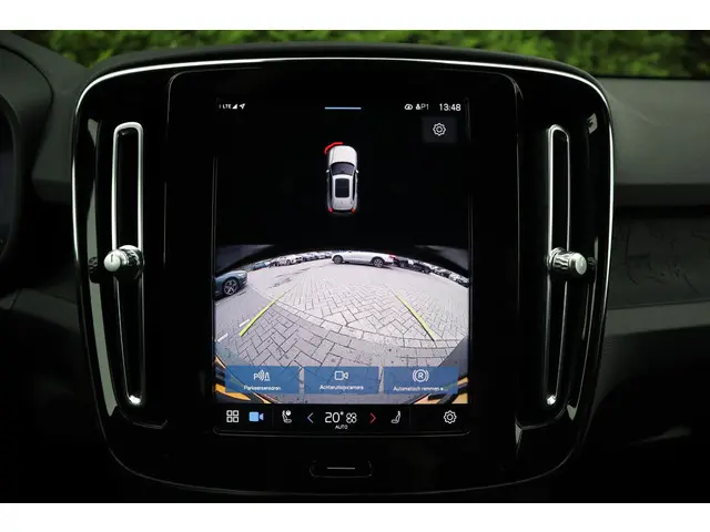 Volvo XC40 Recharge Core 70 kWh 2023 Elektrisch