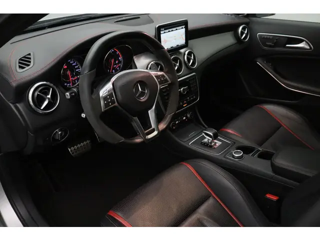 Mercedes-Benz GLA AMG 45 4Matic Edition 1 2014 Benzine 11