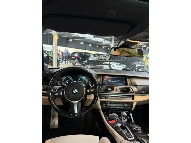 BMW 5 Serie Touring 528i High Executive 2016 Benzine 13