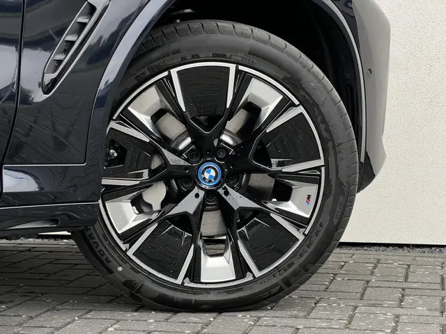 BMW iX3 High Executive Edition 80 kWh 2025 Elektrisch 13