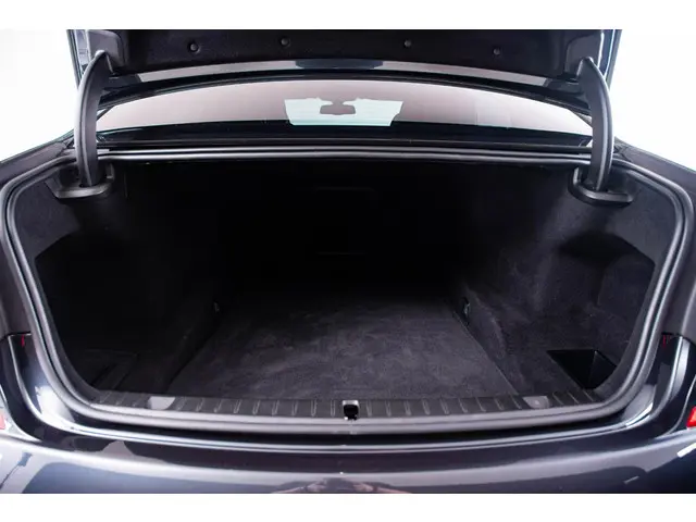 BMW 7 Serie 750i xDrive High Executive 2018 Benzine 23