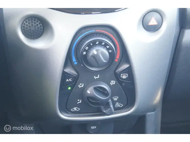 Toyota Aygo 1.0 VVT-i x-play 2016 Benzine 21