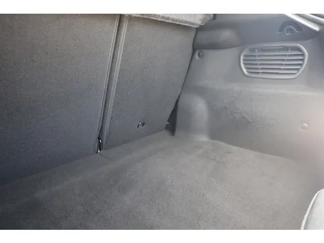 Peugeot 208 1.6 e-HDi Active 2012 Diesel 15