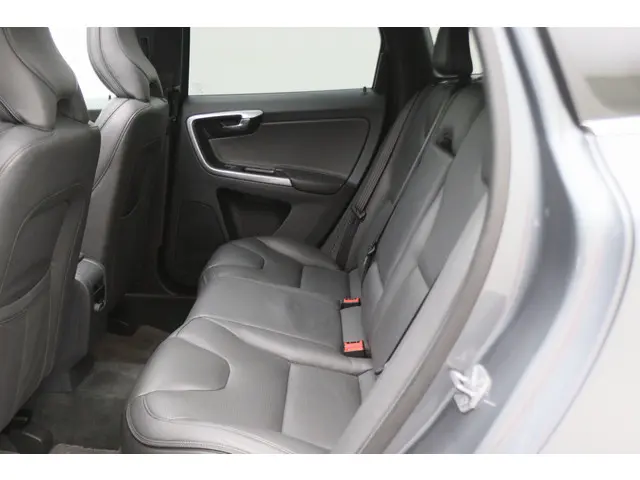 Volvo XC60 2.0 T6 Summum 2016 Benzine 16