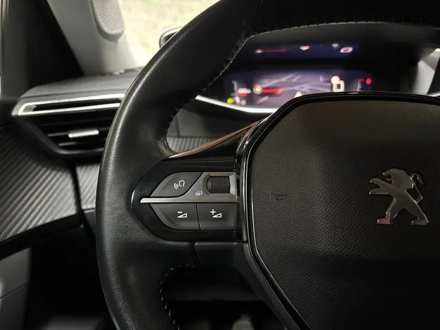 Peugeot 2008 1.2 PureTech Allure Sport 2021 Benzine 14