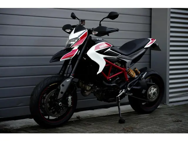 Ducati Hypermotard 821 SP 2013 Benzine 11