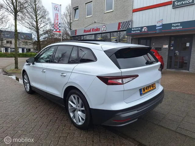 Škoda Enyaq iV 60 / Panoramadak / Trekhaak / 2021 Elektrisch 8