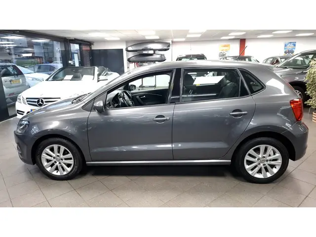 Volkswagen Polo 1.0 Comfortline 2015 Benzine 4