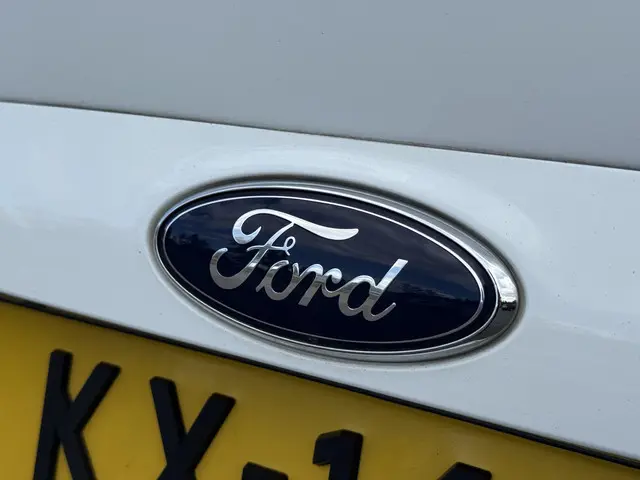 Ford Kuga 1.6 Titanium 2013 Benzine 35