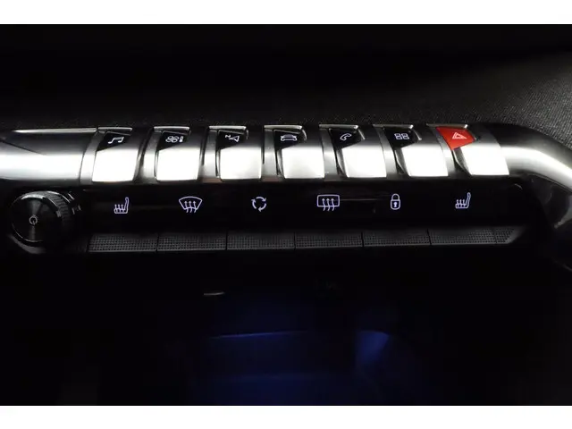 Peugeot 3008 1.2 PureTech Crossway 2019 Benzine 25