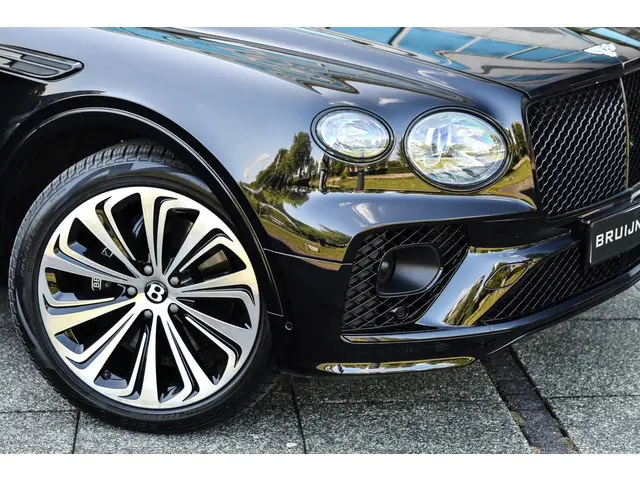 Bentley Bentayga 4.0 V8 First Edition 2021 Benzine 7