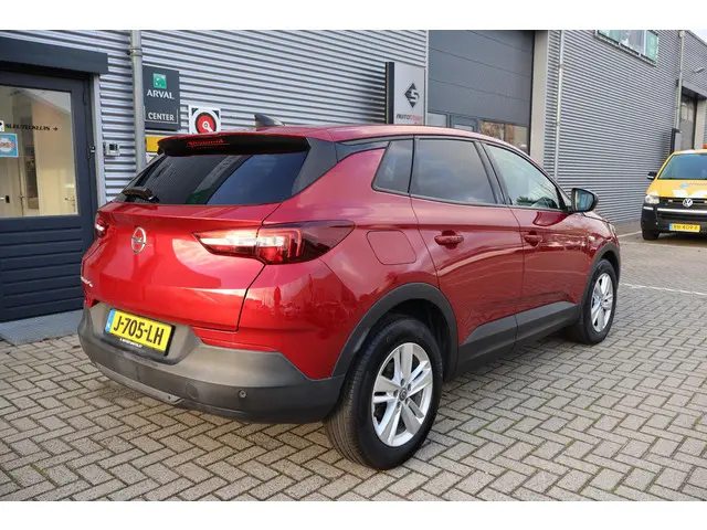 Opel Grandland X 1.2 Business Edition 2020 Benzine 12