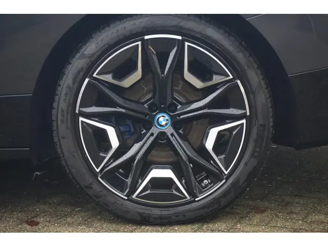 BMW iX xDrive40 2023 Elektrisch 7