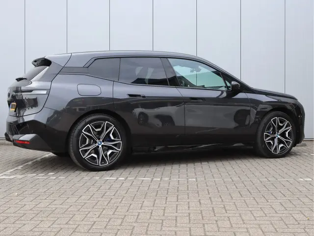 BMW iX xDrive40 High Executive 77 kWh 2021 Elektrisch 5