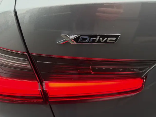 BMW 3 Serie Touring 330i xDrive M-Sport 2025 Benzine 21