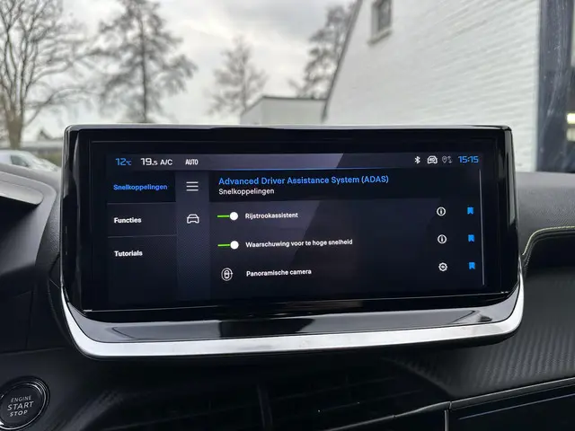 Peugeot 2008 1.2 Hybrid 145 PK GT 2025 Hybride Benzine 23