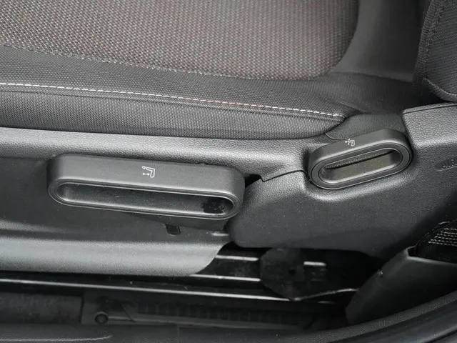 MINI 5-Deurs Cooper 2019 Benzine 23