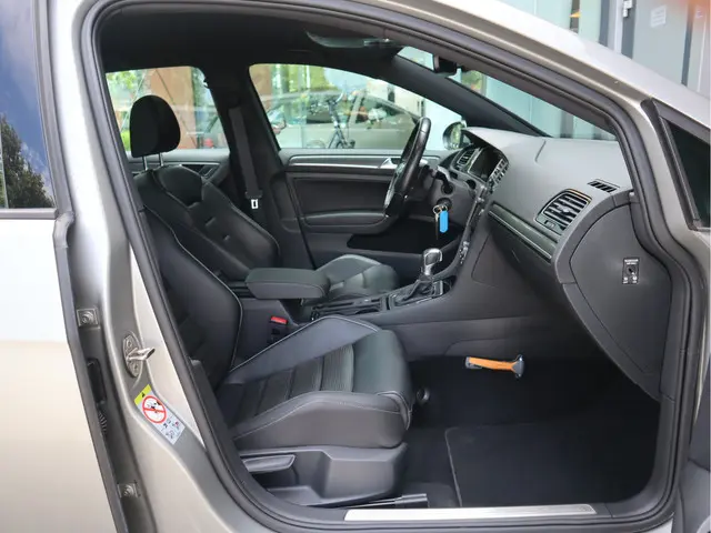 Volkswagen Golf 2.0 TDI GTD DSG 2018 Diesel 28