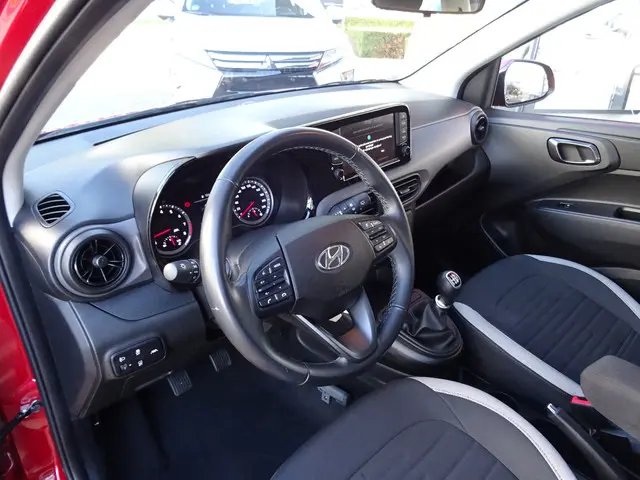 Hyundai i10 1.0 Comfort Smart 2023 Benzine 22