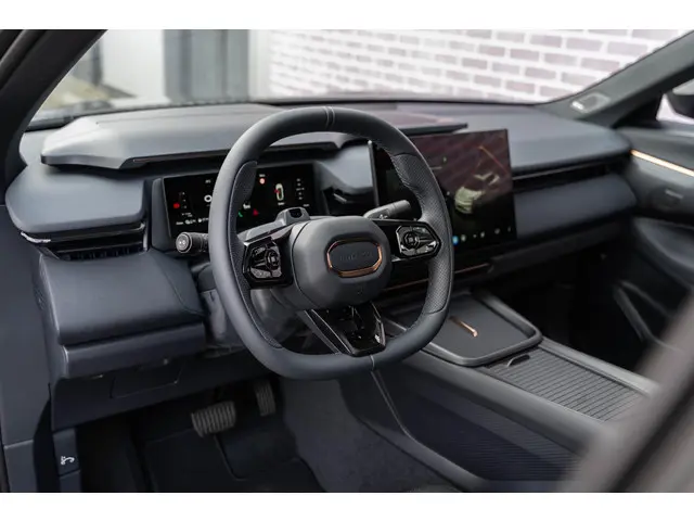 Lynk & Co 08 1.5 More 2025 Hybride Benzine 4