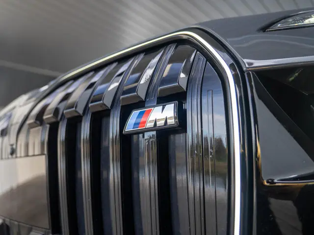 BMW 7 Serie M760e xDrive 2023 Hybride Benzine 19