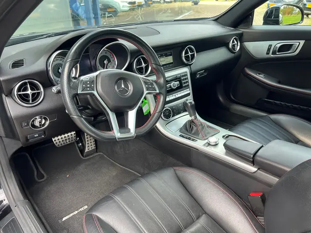 Mercedes-Benz SLK 200 AMG PANORAMADAK 2014 Benzine 12