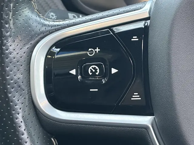 Volvo V90 2.0 T8 AWD R-Design 2018 Hybride Benzine 35