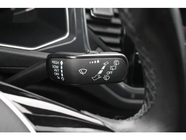 Volkswagen T-Roc 1.5 TSI Sport 2020 Benzine 24