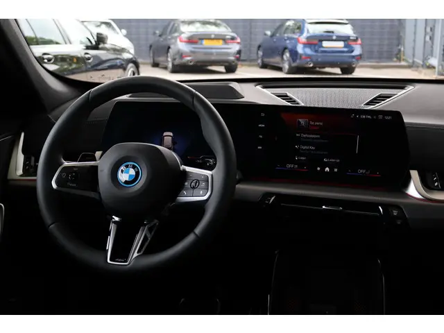BMW X1 xDrive25e 2025 Hybride Benzine 10