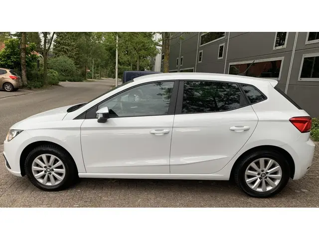 SEAT Ibiza 1.0 TSI Style 2021 Benzine 2