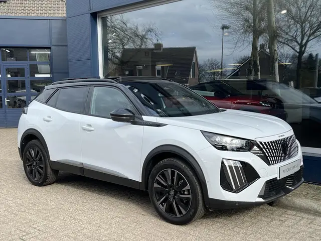 Peugeot 2008 1.2 Hybrid 145 PK GT 2025 Hybride Benzine 3