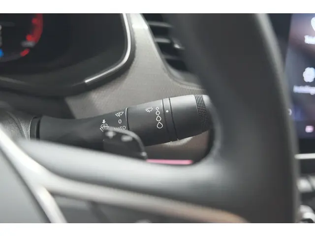 Renault Arkana Mild Hybrid 140 EDC Techno 2024 Benzine 37