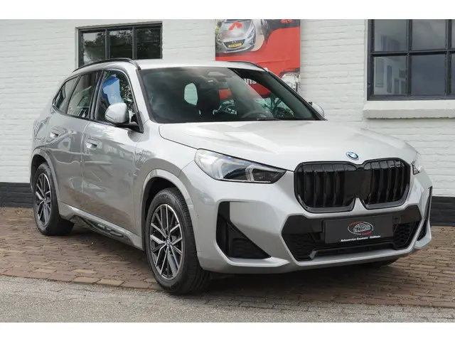 BMW X1 xDrive25e 2024 Hybride Benzine 3