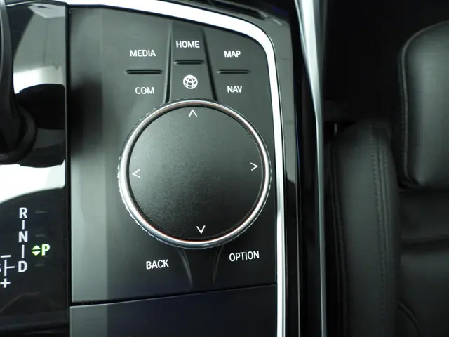 BMW 3 Serie Sedan 320i 2019 Benzine 17